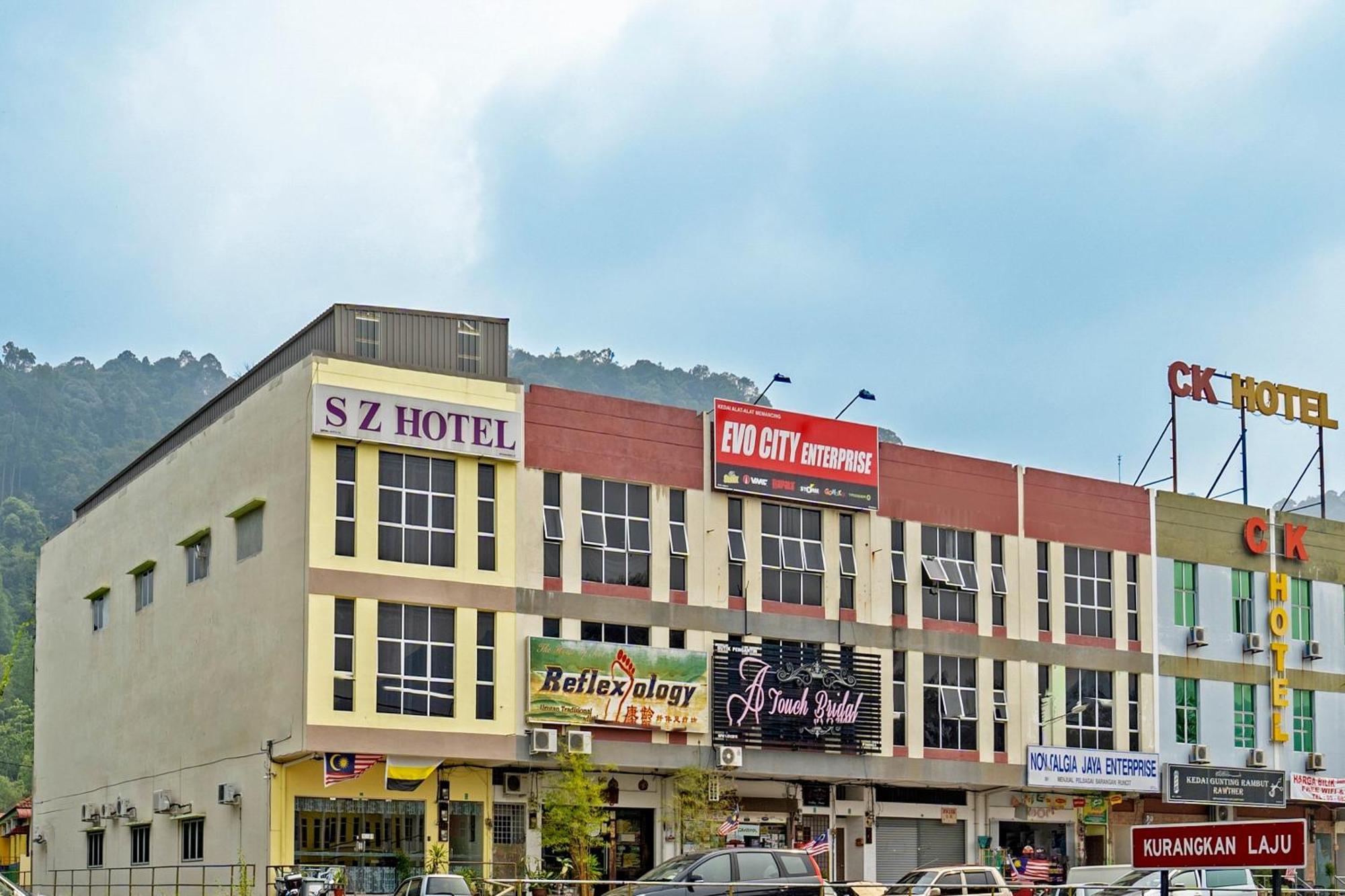 Sz Hotel Lumut Extérieur photo