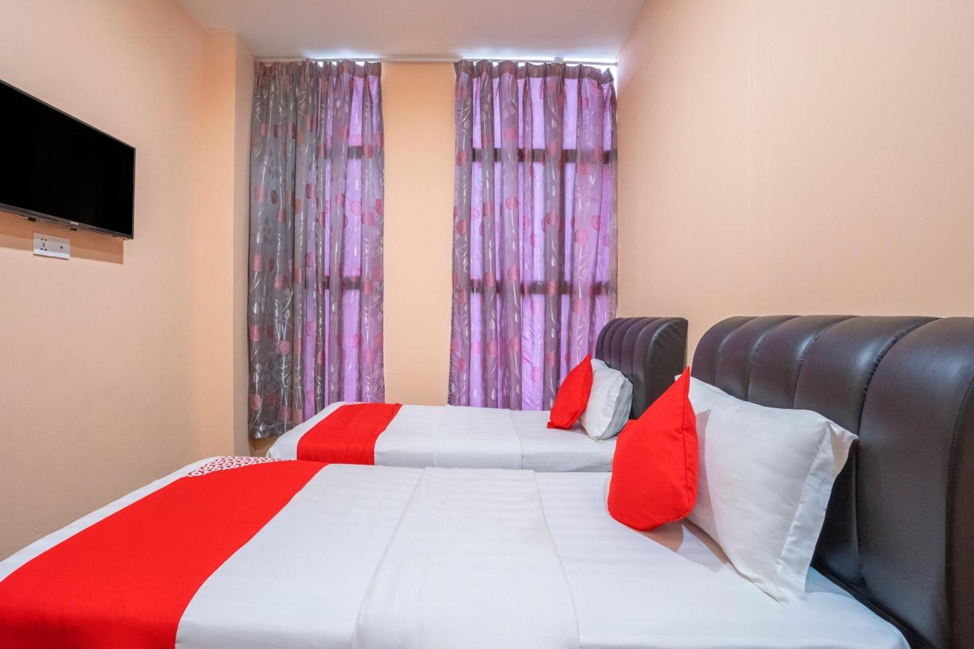 Sz Hotel Lumut Extérieur photo