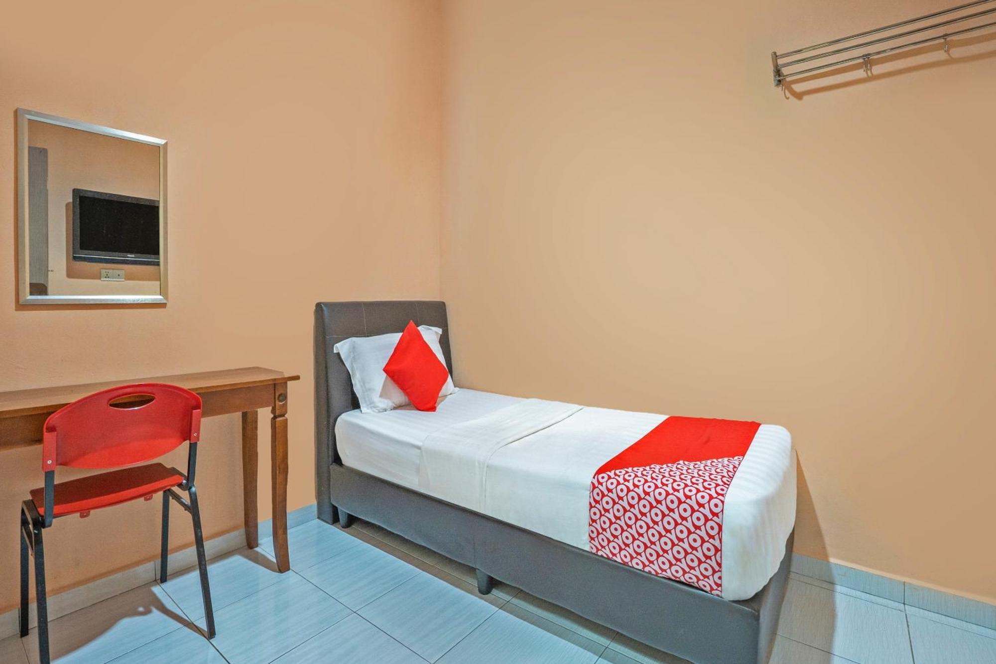 Sz Hotel Lumut Extérieur photo