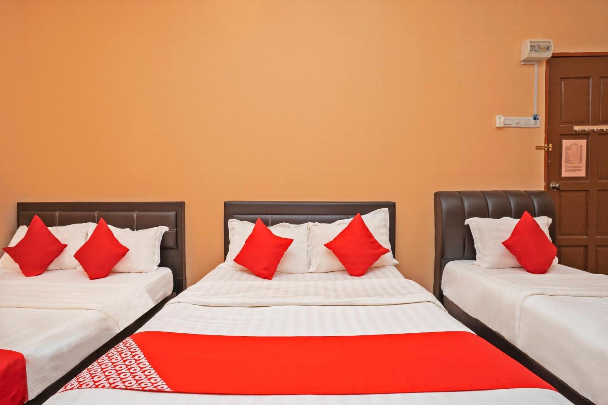 Sz Hotel Lumut Extérieur photo